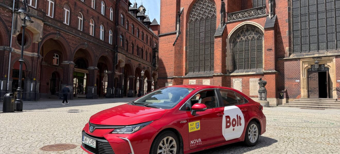 Uber чи Bolt у 2026 році — що вигідніше водієві таксі в Польщі?