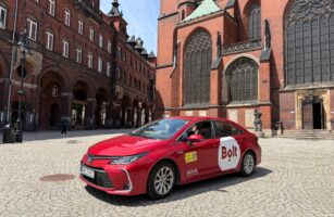Uber чи Bolt у 2026 році — що вигідніше водієві таксі в Польщі?